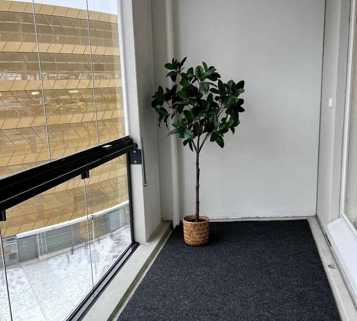 New 42 Square Feet Two Bedrooms With Sauna For Six Helsingfors